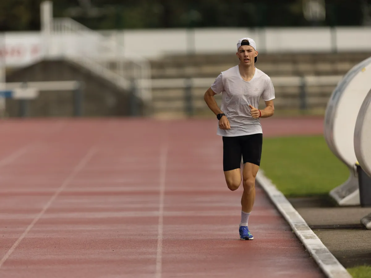 Test-sportif-sur-piste-athletisme-pyste-entrainement-tarbes